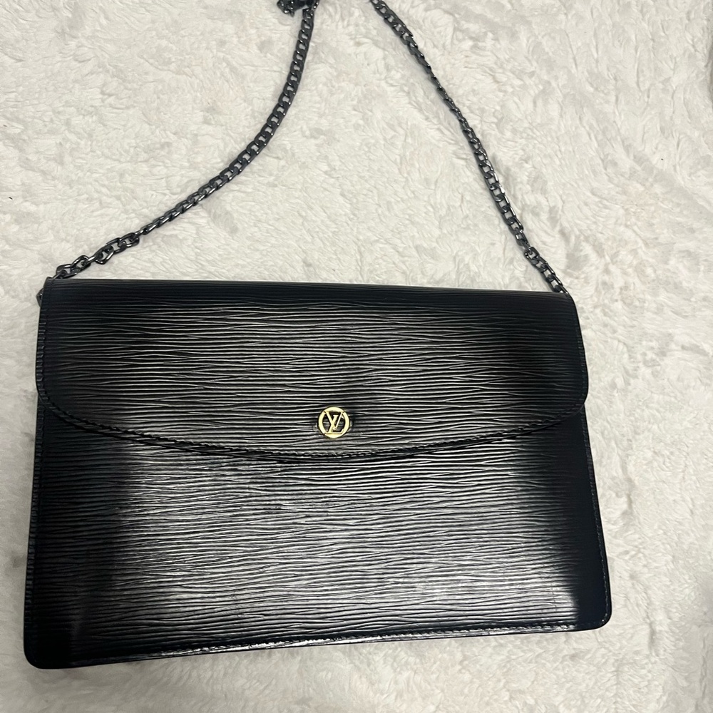 Louis Vuitton Epi Clutch